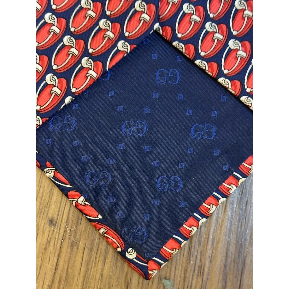 GUCCI Red Navy Gold Neck Tie Silk Italy‎ 3.5 In